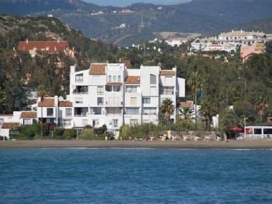 Apartamento con 2 dormitorios se vende en Casares Costa, Costa del Sol