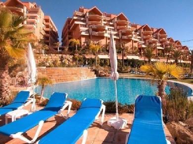 Apartamento con 3 dormitorios se vende en Marbella, Costa del Sol