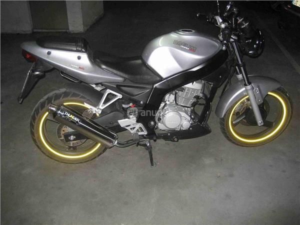 Moto Daleim Roadwin 125