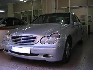 Venta de coche Mercedes C 220 CDi Elegance '02 en Valencia