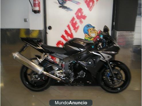 YAMAHA R6 Recien revisada unico dueÃ±o ni un roce muy...