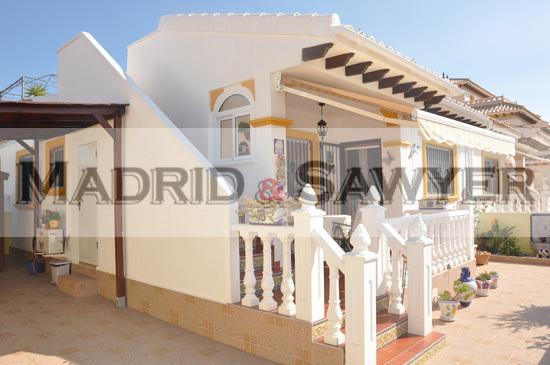 Casa pareada en Zenia, La