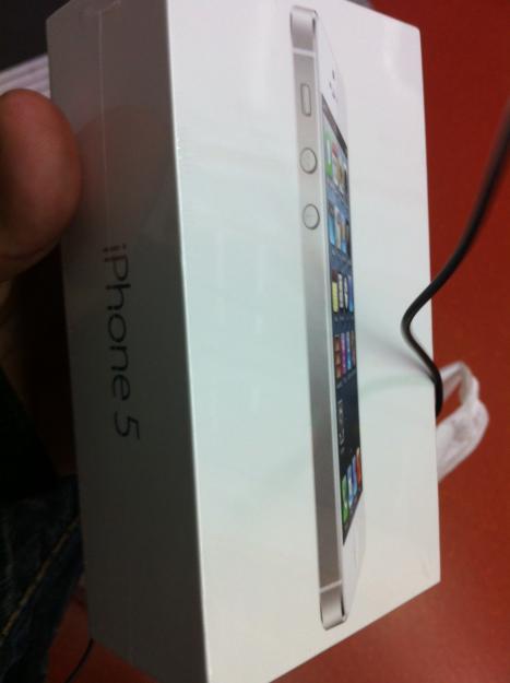 Vendo iphone 5 de 32gb color negro.. nuevo a estrenar..aun es su caja presintada