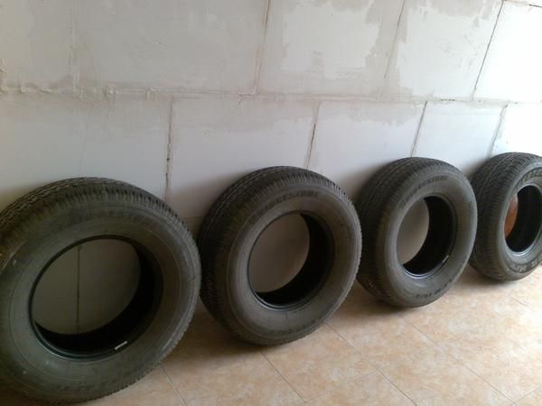 VENTA DE NEUMATICOS DE SEGUNDA MANO EN PERFECTO ESTADO DE MITSUBICHI MONTERO 265/70R16 112S BRIGGESTONE