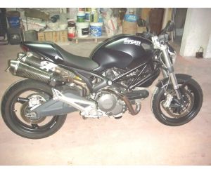 DUCATI MONSTER 696