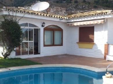 Chalet con 4 dormitorios se vende en Benalmadena Costa, Costa del Sol