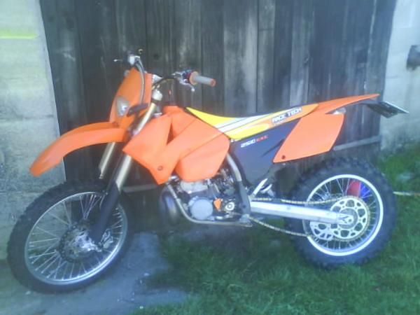 vendo ktm en perfecto estado del 2004