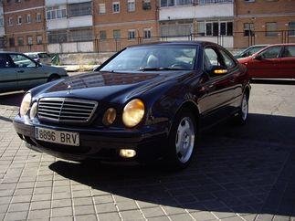 MERCEDES CLK AUTOMATICO 2002 Y 104.000.-KMS POR 7.500.-€ * URGE SUS VENTA * MADRID VALLECA