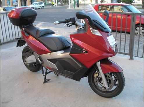 MOTO SEGUNDA MANO GILERA GP800 ROJA EN ALICANTE