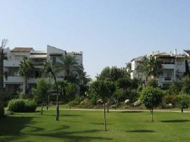 Apartamento con 2 dormitorios se vende en Estepona, Costa del Sol