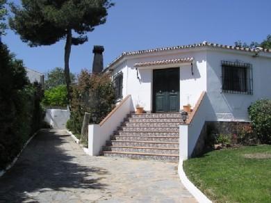 Chalet con 4 dormitorios se vende en Torremolinos, Costa del Sol