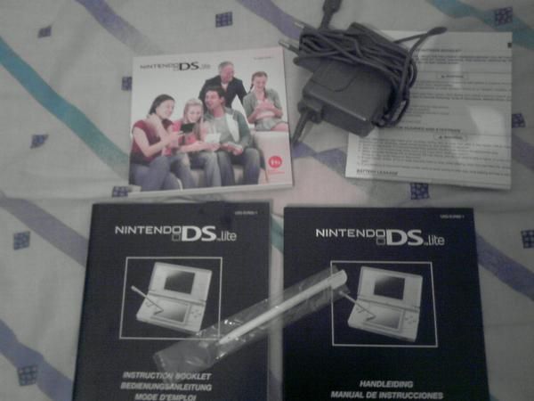 Se vend nintendo ds light