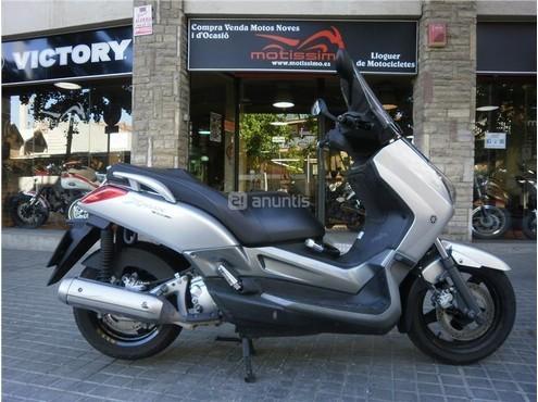 YAMAHA X MAX 250