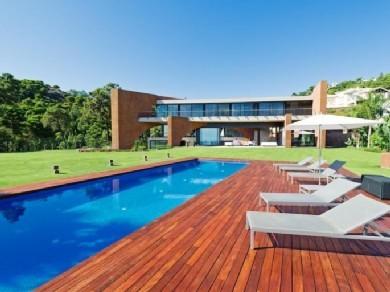 Chalet con 8 dormitorios se vende en Benahavis, Costa del Sol