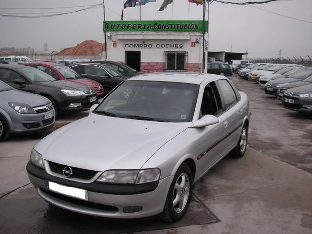 OPEL Vectra 1.6 16v Comfort