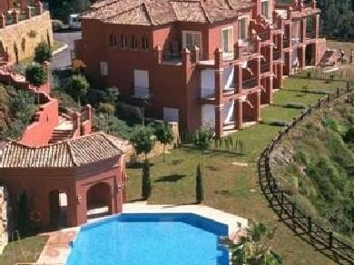 Apartamento con 2 dormitorios se vende en Marbella, Costa del Sol