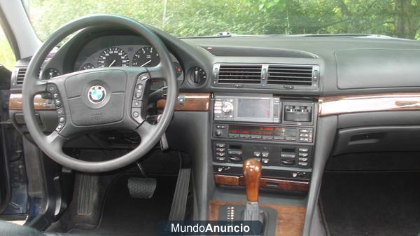 Bmw Serie 7  730i  V8 (220c.v)