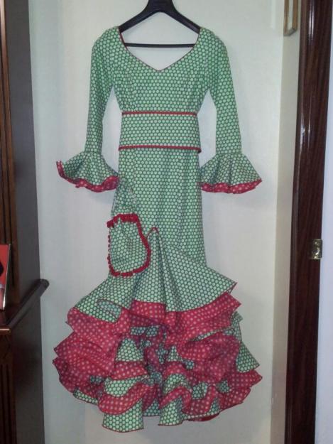 Vendo trajes de flamenca