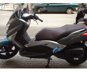 YAMAHA X-MAX 250