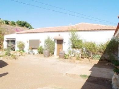 Chalet con 2 dormitorios se vende en Almayate