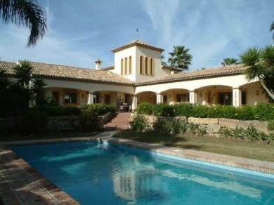 Chalet con 4 dormitorios se vende en Estepona, Costa del Sol