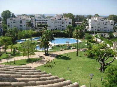 Apartamento con 3 dormitorios se vende en Marbella, Costa del Sol