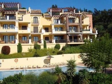 Apartamento con 3 dormitorios se vende en Benahavis, Costa del Sol