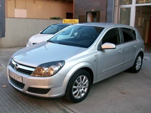 Opel Astra 1.6 TWINPORT,12 MESES GARANTIA ,CLIMATIZADOR,CONTROL DE VELOCIDAD.