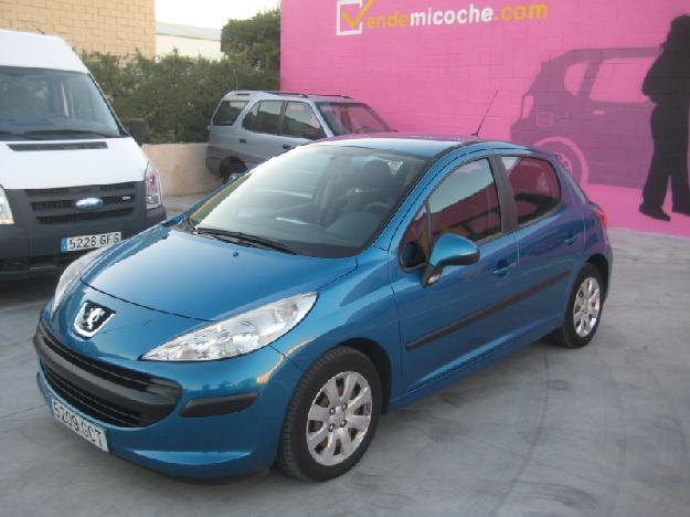 Peugeot 207 Confort 1.6 HDI 90, 4.100€