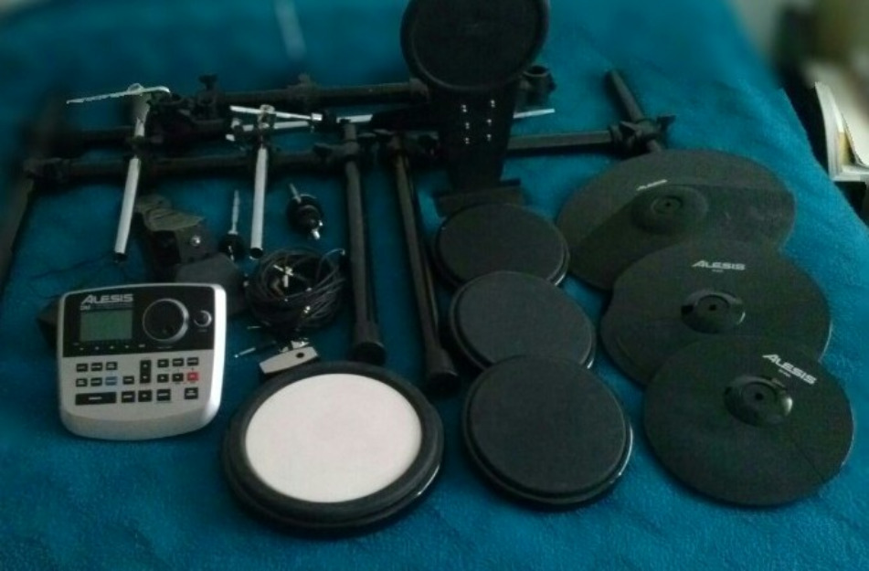 Alesis DM8 como nueva poco uso