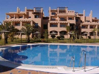 Apartamento con 3 dormitorios se vende en Estepona, Costa del Sol