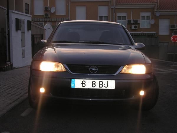 VENDO OPEL VECTRA 2001