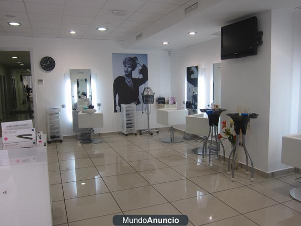 Salón Estética y Peluquería, vende todo por cese de negocio