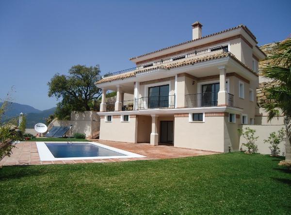 5b  , 4ba   in Puerto Banus,  Costa del Sol   - 1290000  EUR