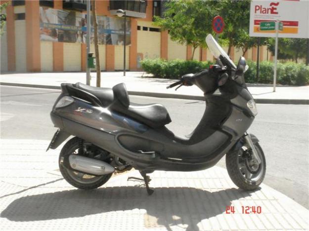 VENDO SCOOTER PIAGGIO X9 EVOLUTION DE 125C.C DE 4 TIEMPOS 2006,5000KM,NUEVA,POR NO USO.