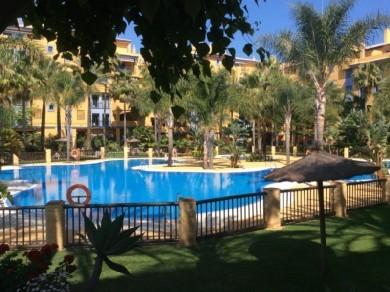 Apartamento con 3 dormitorios se vende en Marbella, Costa del Sol