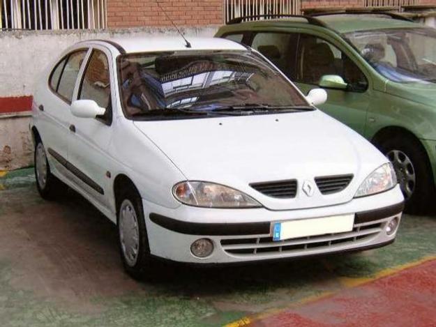 Venta de coche Renault Megane 1.9 Dci Expression '01 en Madrid