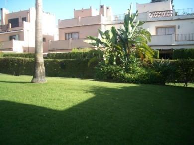 Apartamento con 2 dormitorios se vende en Estepona, Costa del Sol