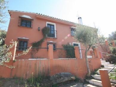 Chalet con 2 dormitorios se vende en Marbella, Costa del Sol