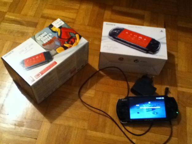 PSP 3004 + memoria 8 gb + 11 juegos + camara