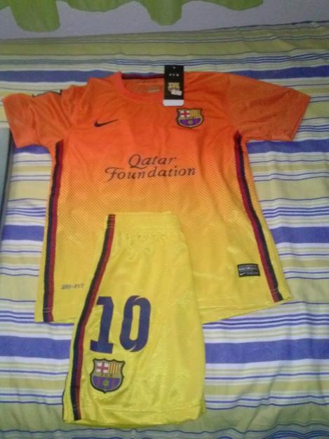 Equipacion Barcelona niño de 7-8 años