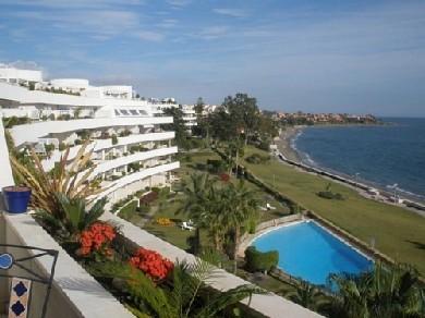 Apartamento con 3 dormitorios se vende en Estepona, Costa del Sol