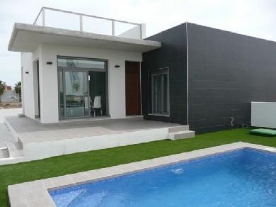 Chalet pareado con 2 dormitorios se vende en Benijofar, Vega Baja Torrevieja