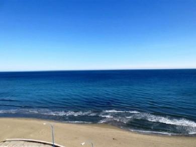 Apartamento con 2 dormitorios se vende en Fuengirola, Costa del Sol