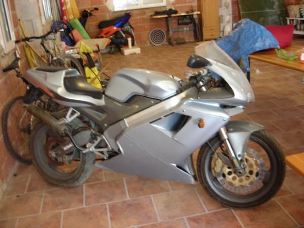 se vende cagiva mito 125 1100