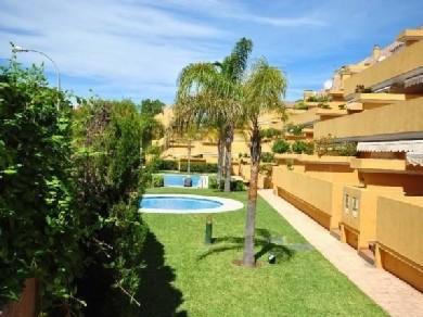 Apartamento con 3 dormitorios se vende en Marbella, Costa del Sol