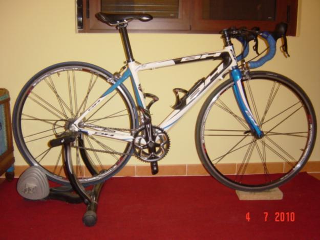 Vendo bici de carretera BH carbono. ACEPTARIA CAMBIO POR MOTO TIPO XT600