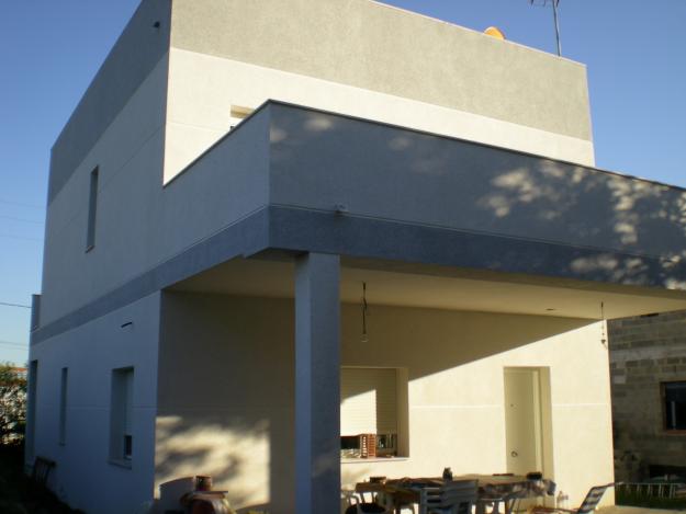 SUBASTO PARCELA DE 1000 m2 CON 2 CHALETS POR ACABAR 40% y 90%