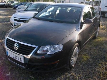 VOLKSWAGEN PASSAT 2.0TDI TRENDLINE - Ciudad Real