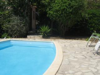 Villa : 5/5 personas - piscina - hyeres  var  provenza-alpes-costa azul  francia